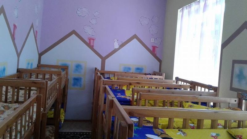 Продаю детскую кровать и другие мебели для д/ сад
