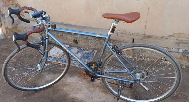 Velik SPORT BIKE sotiladi Velik SPORT BIKE sotiladi