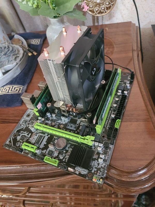 Intel Xeon E5 2630v2, 16GB, плата и кулер Intel Xeon E5 2630v2, 16GB, плата и кулер