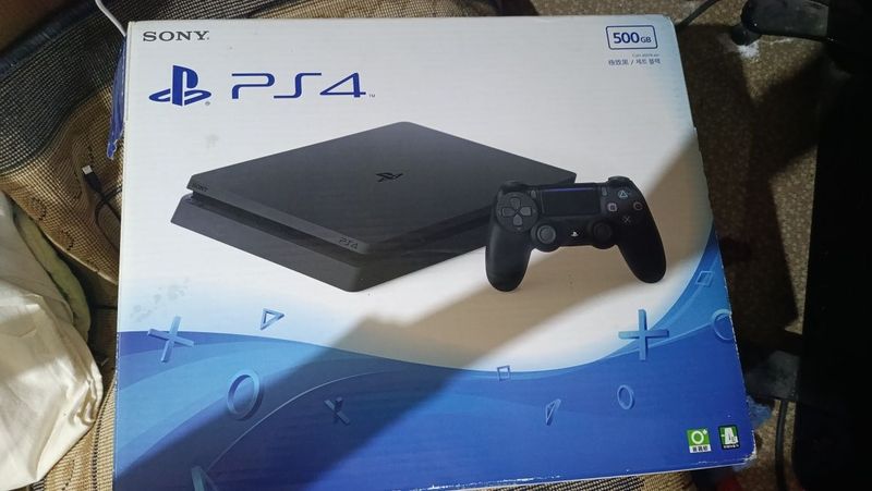 Срочно продается playstation 4 /500gb