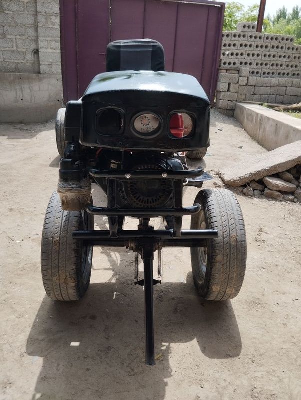 Motoblok 192F 17ot kuchi aravasi bilan kamplekt sotiladi. Motoblok 192F 17ot kuchi aravasi bilan kamplekt sotiladi.