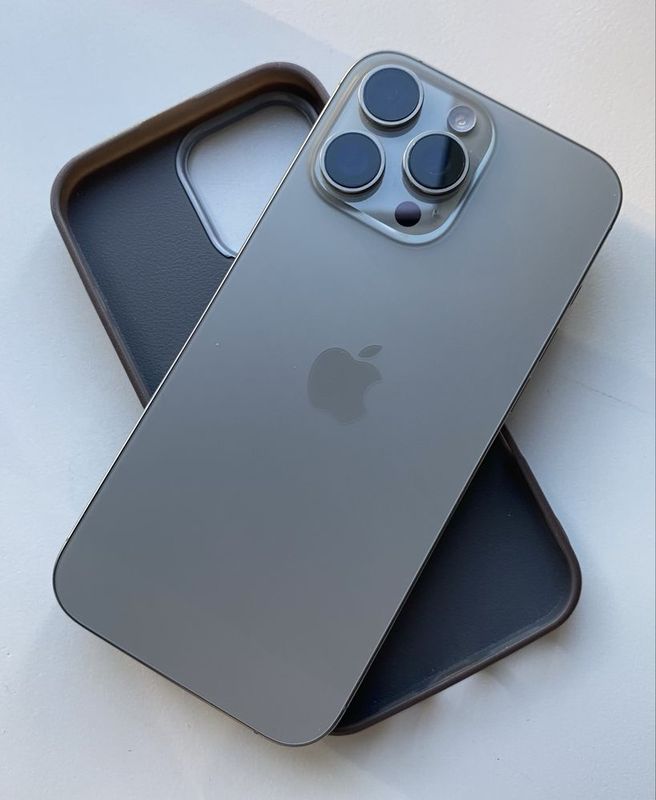 Продается Iphone 16 pro max Продается Iphone 16 pro max