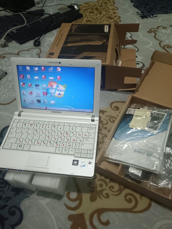 Netbuk samsung yangidek Netbuk samsung yangidek