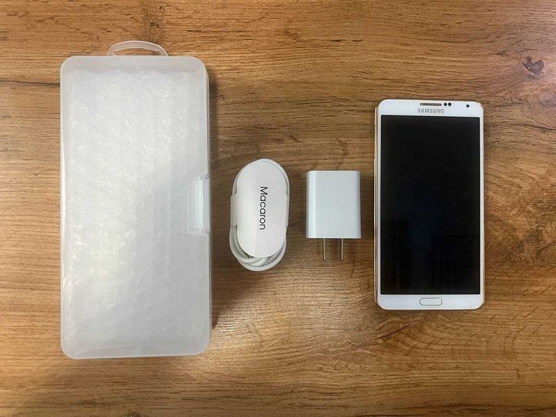 Samsung Galaxy Note 3 3/32 GB Как Новое из Америки Samsung Galaxy Note 3 3/32 GB Как Новое из Америки