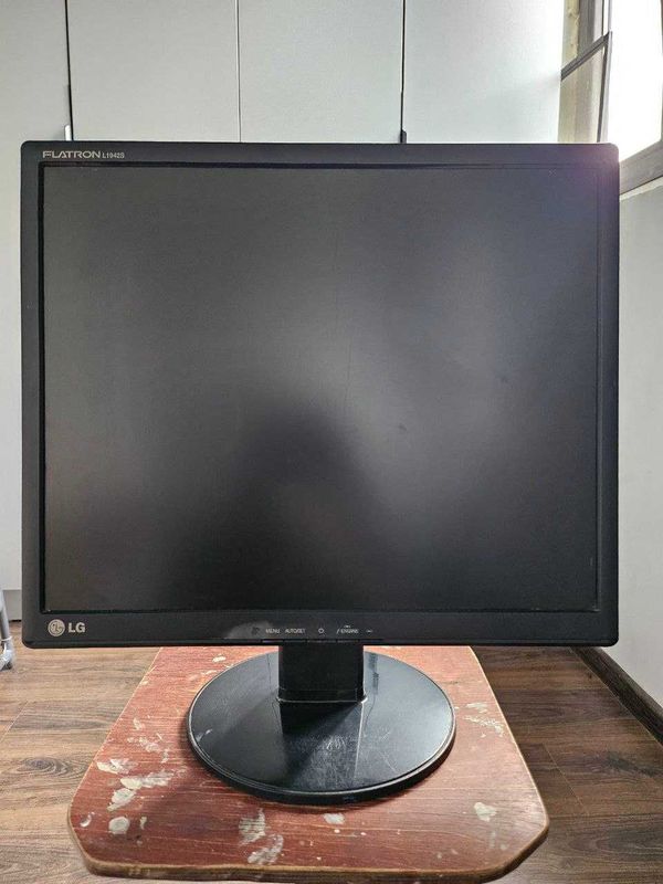 Monitor LG FLATRON 17D