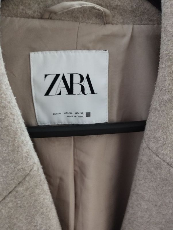 ZARA пальто очен хароший качетва