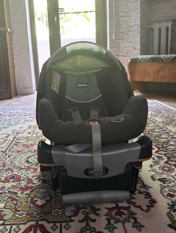 Продам автокресло детское Chicco KeyFit 0+ Продам автокресло детское Chicco KeyFit 0+