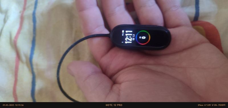 Продам Mi band 4