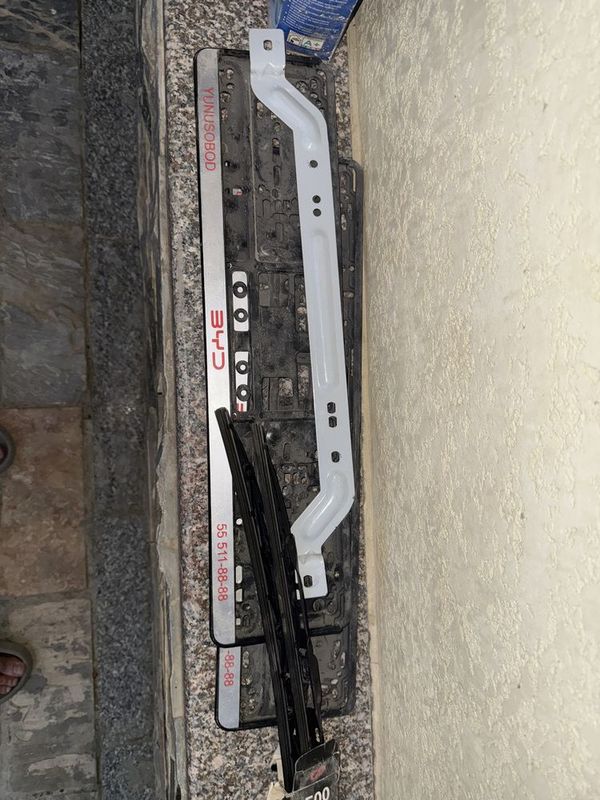 Рамка под номер Byd и дворники, колпак Рамка под номер Byd и дворники, колпак