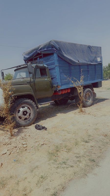 Zil 53 gazi bor holati yaxshi Zil 53 gazi bor holati yaxshi