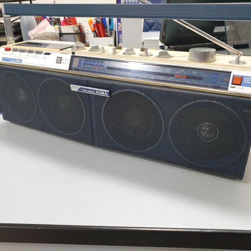 Продается кассетная дека AIWA CS-J50 Продается кассетная дека AIWA CS-J50