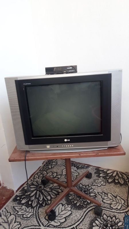 Продам телевизор LG