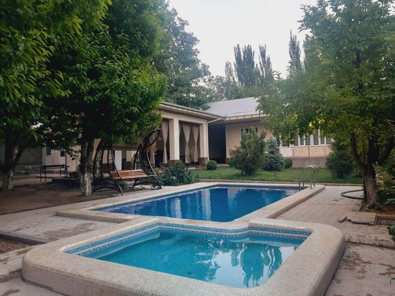 Dacha_oqtosh_ faqat oilaga beriladi Dacha_oqtosh_ faqat oilaga beriladi