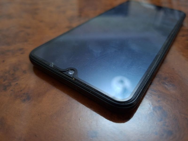 Samsung A20 sotiladi Samsung A20 sotiladi