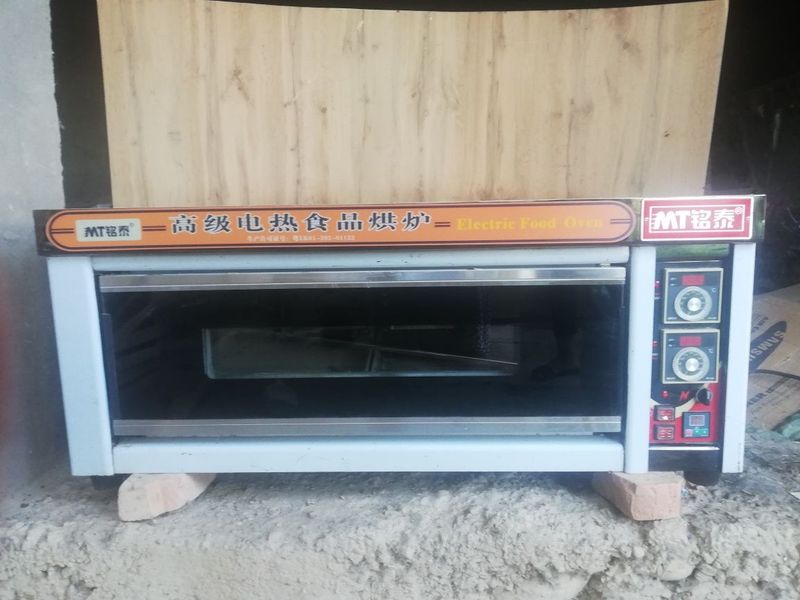 Non va pishiriqlar uchun pech. Electric food oven