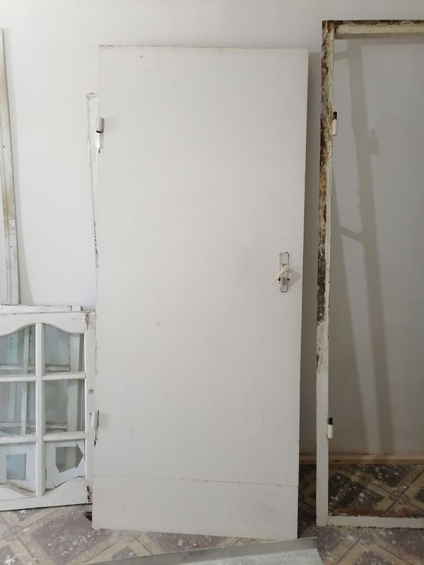 Эшик 220×95 сотилади Эшик 220×95 сотилади