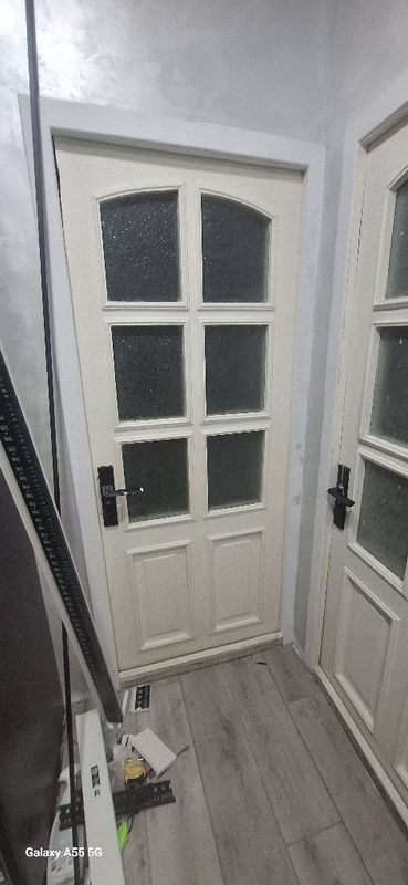 Tayyor eshiklar sotiladi Tayyor eshiklar sotiladi