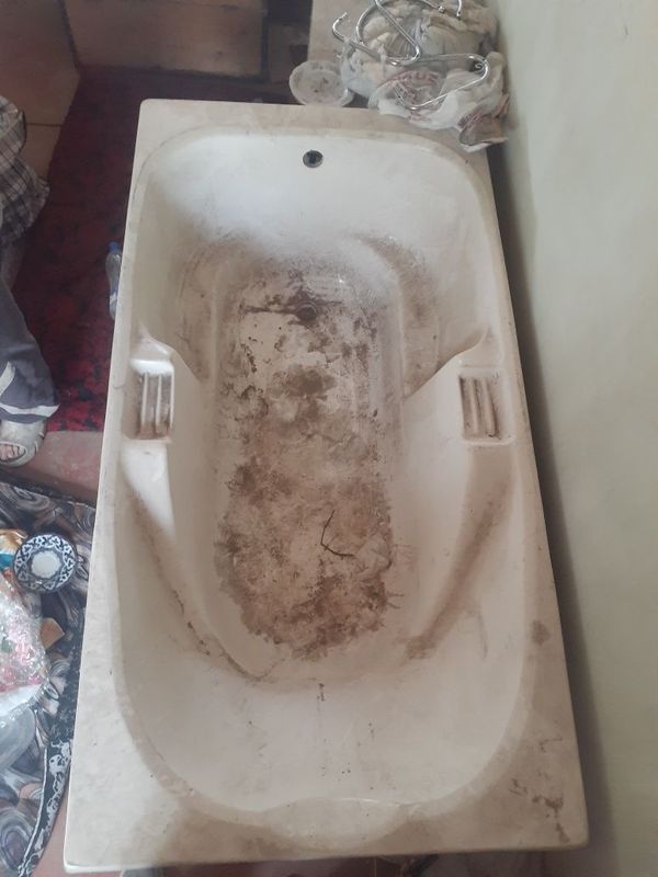 Bu vanna sotiladi Bu vanna sotiladi