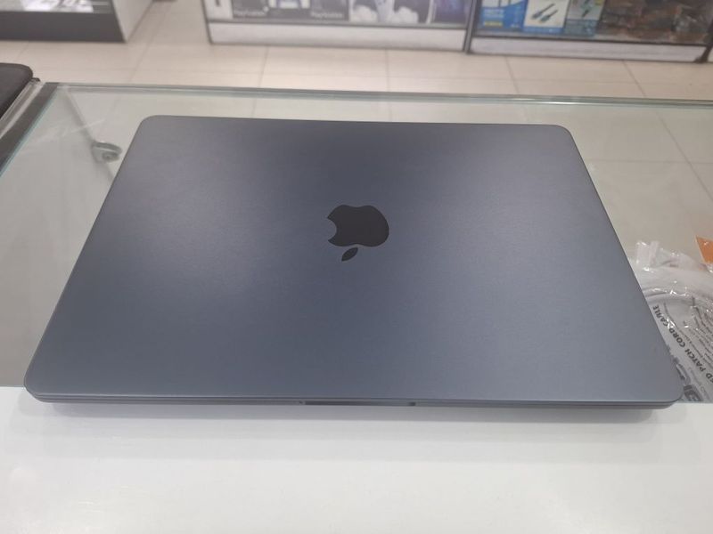 Macbook air m3 100 % emkost Macbook air m3 100 % emkost