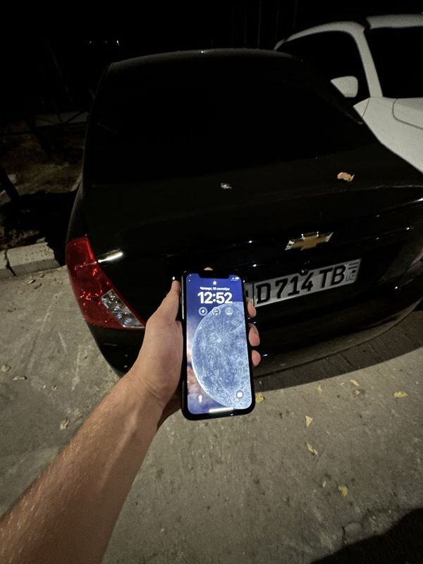 iphone XR 64GB ideal radnoy 73 chorniy karobkasi yoq narhi 150$