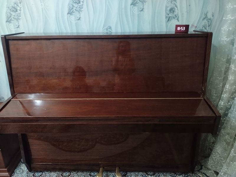 Pianino yaxshi holatda Pianino yaxshi holatda
