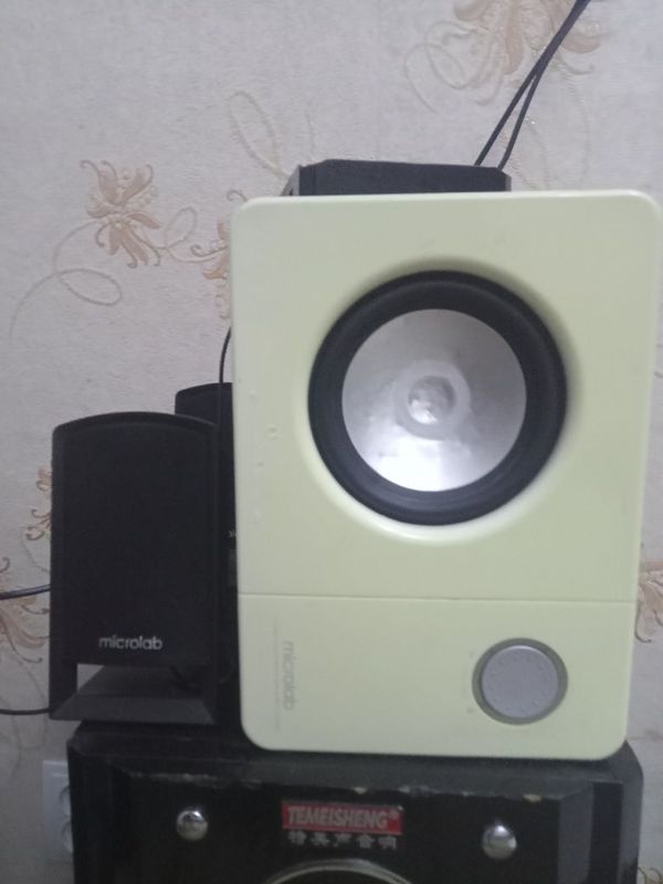 Продам Microlab m-600 в хорошем состоянии. Продам Microlab m-600 в хорошем состоянии.