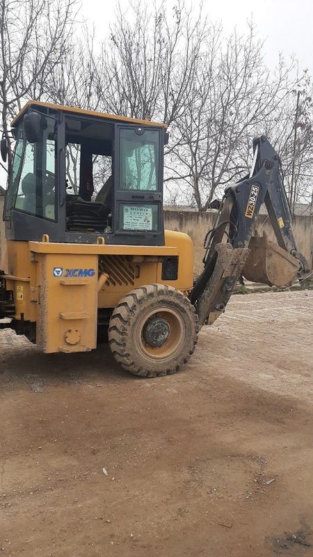 Срочно продается Экскаватор Срочно продается Экскаватор