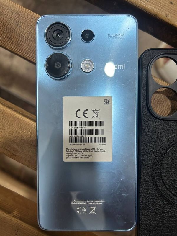 redmi not 13 8/128 karopkaso yo'q aybi bor rasmda