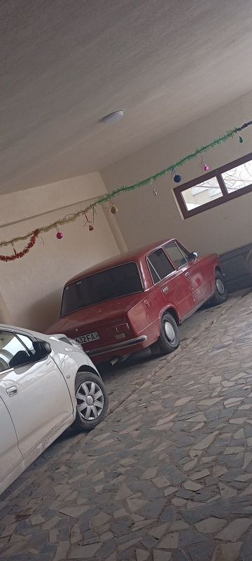 Vaz 2101 sotiladi