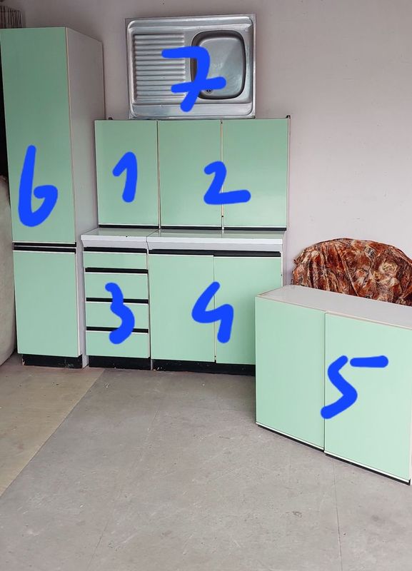 Кухонный комплект из 7 деталей Кухонный комплект из 7 деталей
