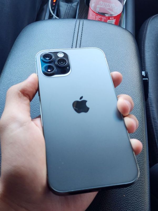 Iphone 12 pro srochno Iphone 12 pro srochno