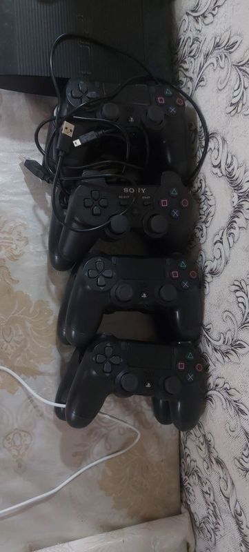 Продаётся джойстики ps4 , ps3