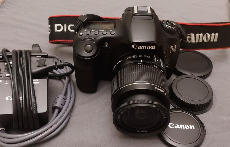 Canon EOS60D +18-55 is полный комплект