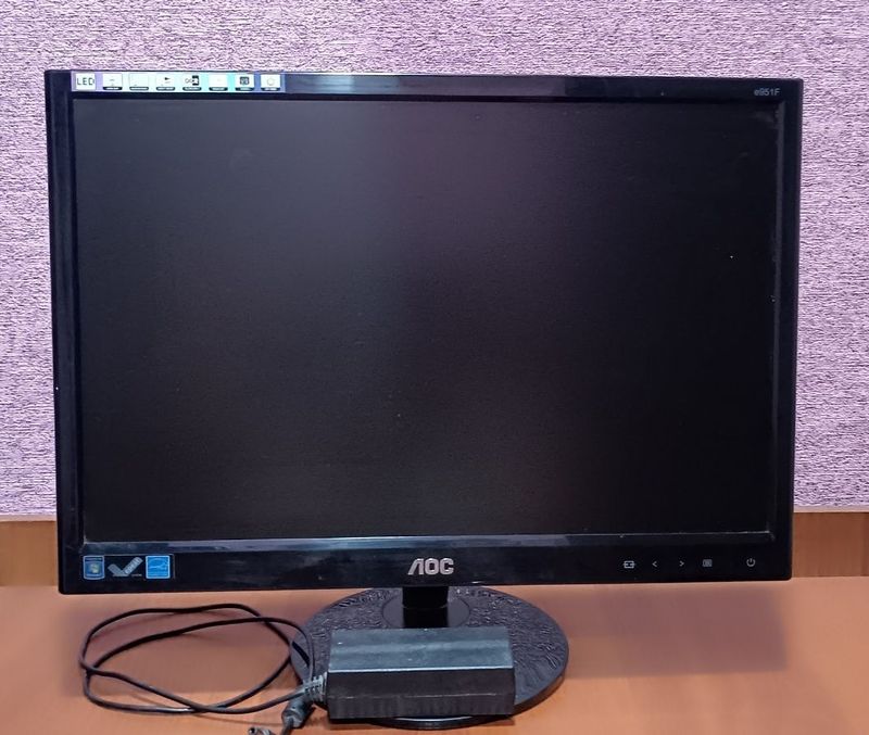 Монитор AOC e951f Монитор AOC e951f