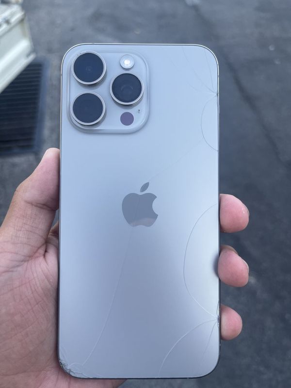 IPhone 15 pro max 256 natural 88%