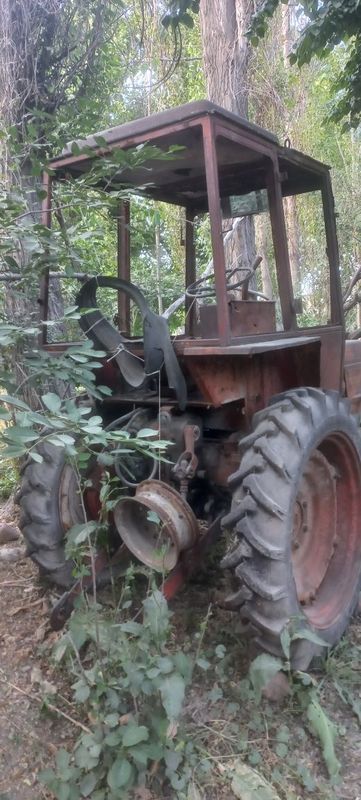 Traktor 25 ot kuchi Traktor 25 ot kuchi