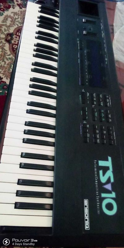 Ensoniq TS10. Holati a'lo. Toza ishlatilgan Ensoniq TS10. Holati a'lo. Toza ishlatilgan