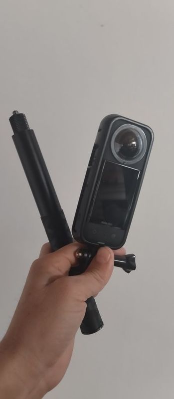 Insta 360 kamera srochno sotiladi