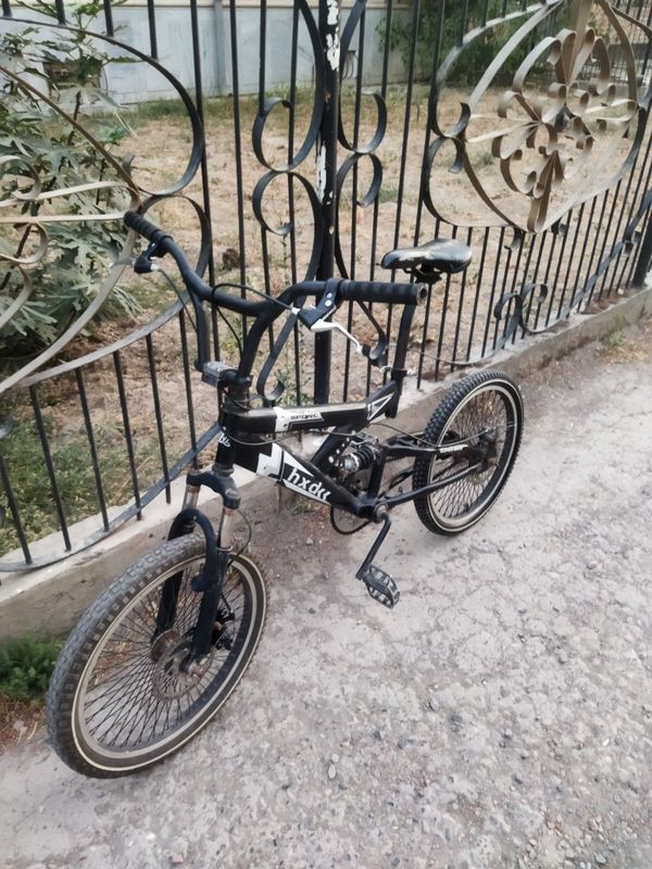 Продаю велосипед срочно двухподвесный BMX Продаю велосипед срочно двухподвесный BMX