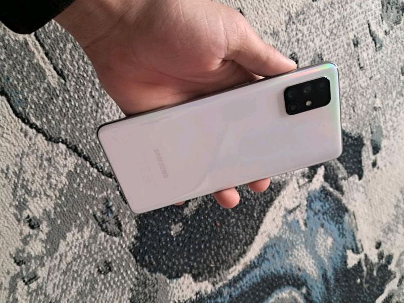Samsung A71 4G Samsung A71 4G