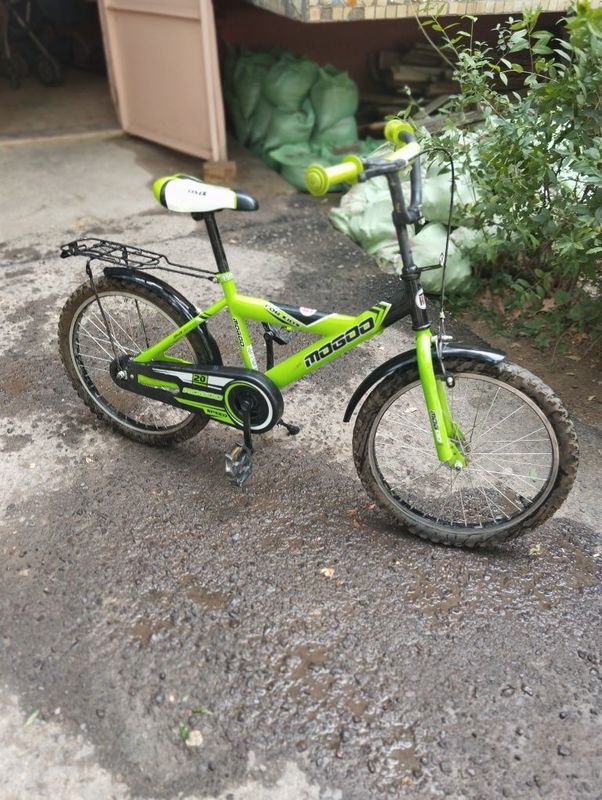 Продается велосипед спортивный Mogoo BMX 20-го размера шин для детей Продается велосипед спортивный Mogoo BMX 20-го размера шин для детей