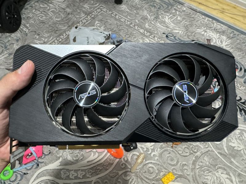 Новый ASUS RTX 3070 8gb. Каробка имеется на пломбе стоит