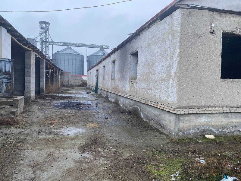 Xatirchi tumanida Molxona binosi bolib tolash sharti bilan sotiladi. Xatirchi tumanida Molxona binosi bolib tolash sharti bilan sotiladi.