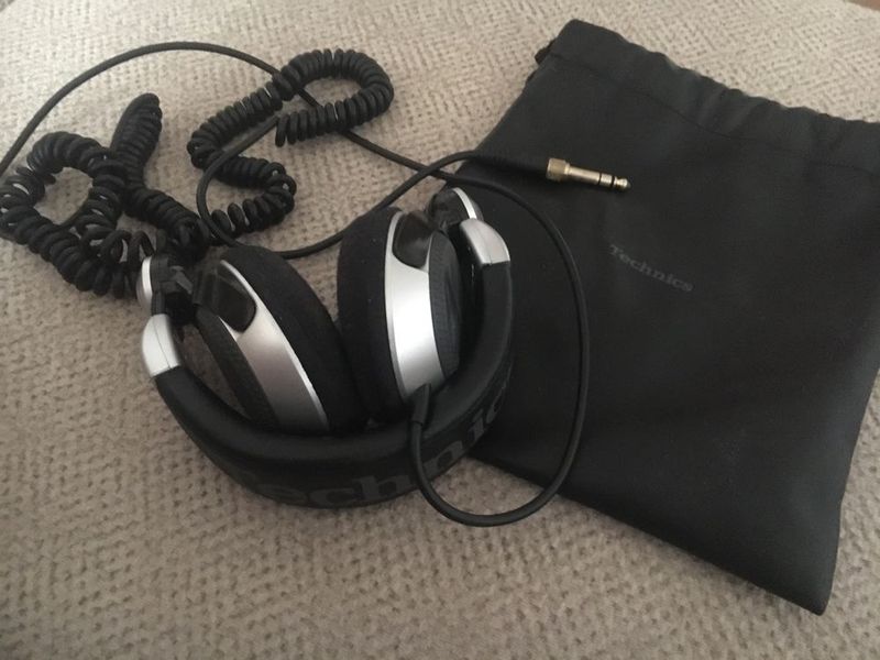 Продаю DJ наушники Technics 1210 Продаю DJ наушники Technics 1210