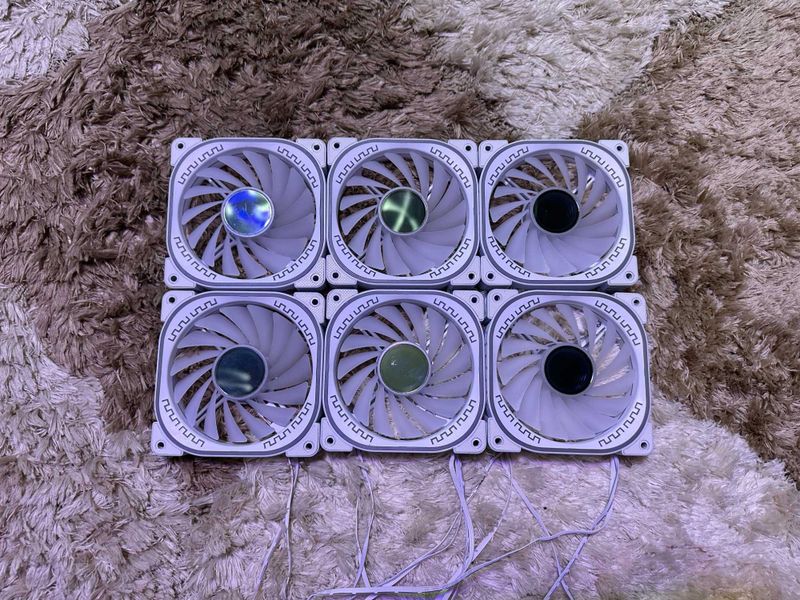 Белые ARGB кулера PWM 6 штук Белые ARGB кулера PWM 6 штук