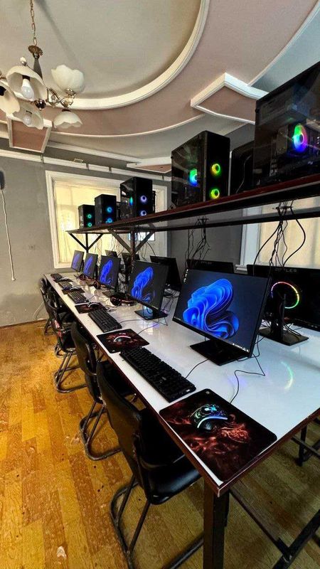 Igravoy Game Club kompyuterlar sotiladi. Igravoy Game Club kompyuterlar sotiladi.