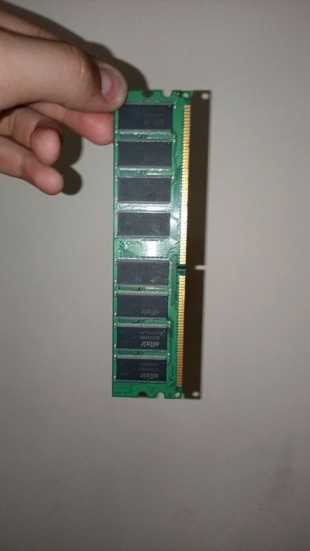 DDR-400MHz-CL3PC3200U-30331 (512mb)