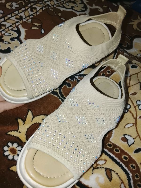 Sandalii