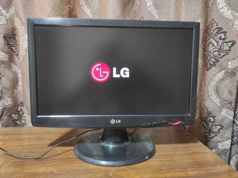 Монитор LG 19" + Кабель Vga Монитор LG 19" + Кабель Vga