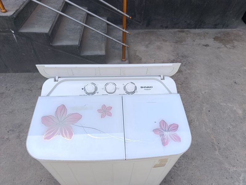 Polavtomat kir mashina sotiladi +gaz 2 kanforli Polavtomat kir mashina sotiladi +gaz 2 kanforli